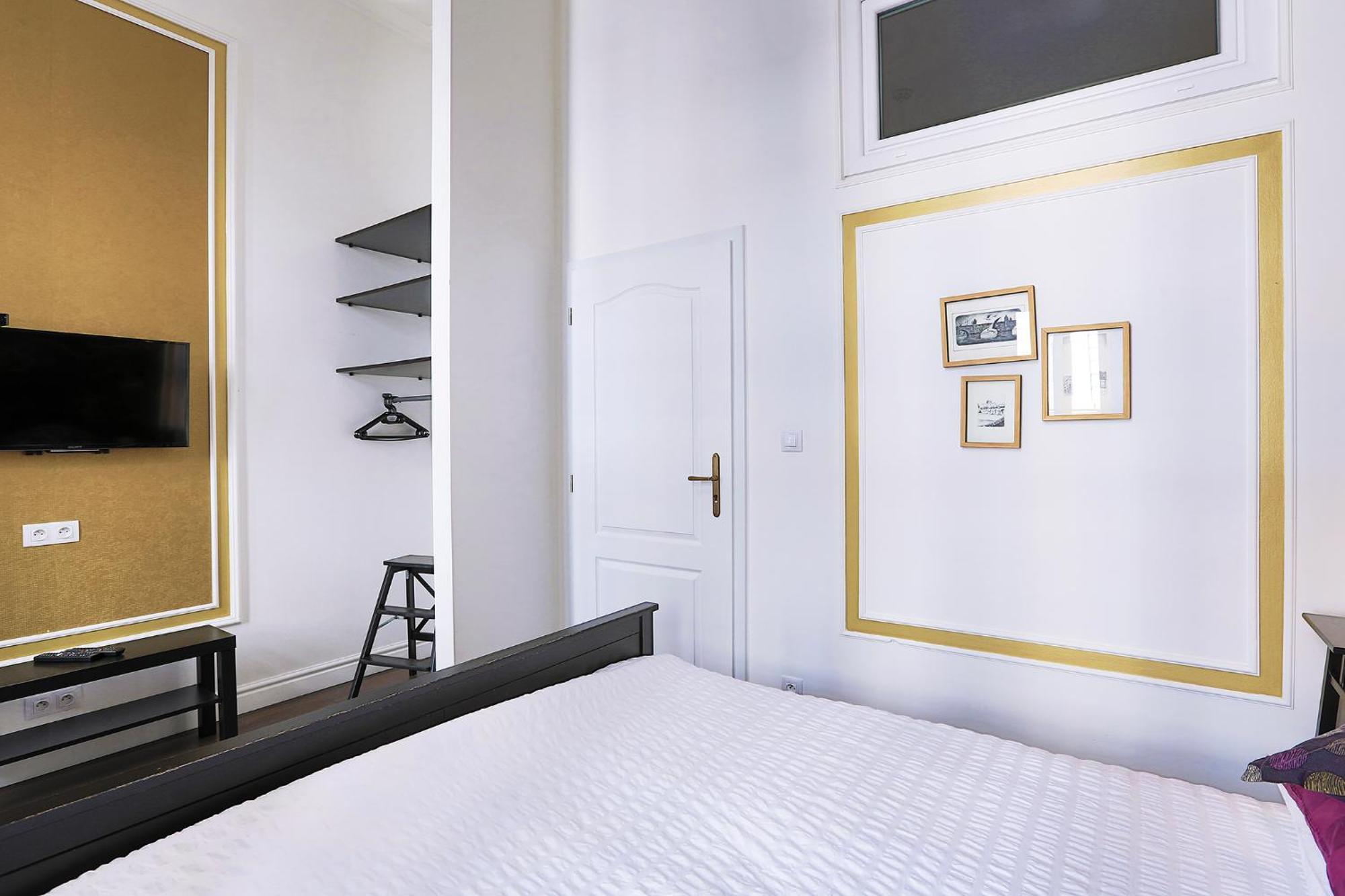 Two-Bedroom Haven In The Old Town Прага Экстерьер фото